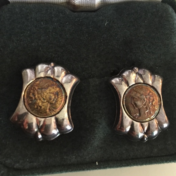 Rare Metal Slivery Antique Vintage Silver Italian Cameo Crest Post Earrings - Picture 5 of 8